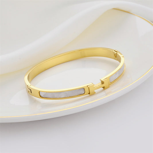 2022 h Bracelet electroplated 18K gold white shell fashion niche design ins fashion net red pop titanium steel bracelet