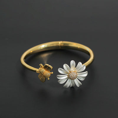 Pequena flor branca margarida fresca abelha dourada / prata banhado a pedra incrustada pulseira ajustável para mulheres