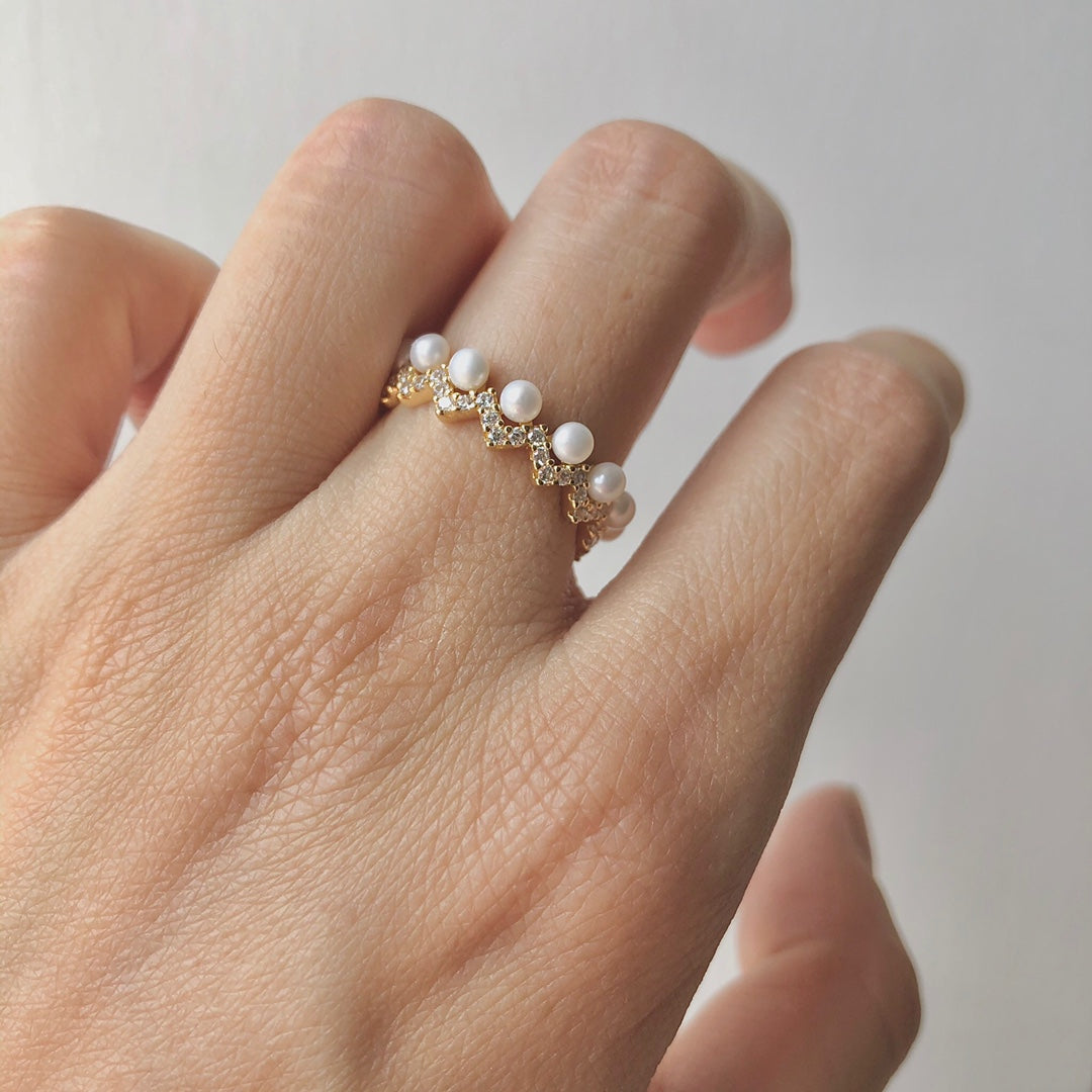 Light Luxury Vintage Gold-plated Pearl Ring in 925 Sterling Silver