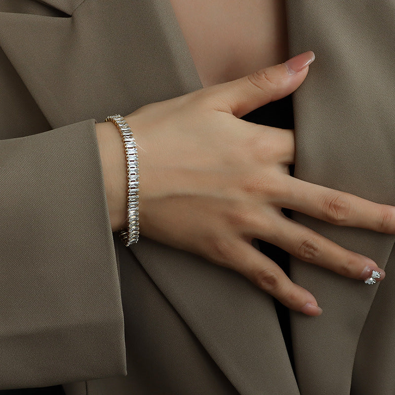 Non-fading light luxury niche bracelet