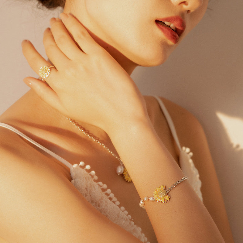 Bracelete de nicho de luxo S925 Silver Natural Pearl Sunflower Light