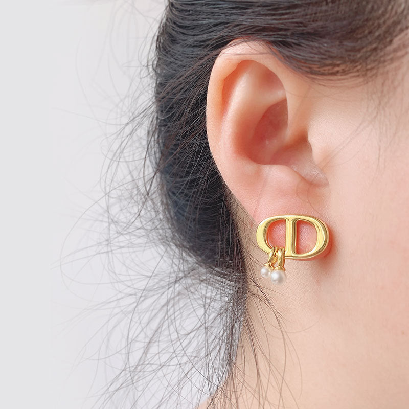 Simple Fashion Letter Pearl Stud Earrings