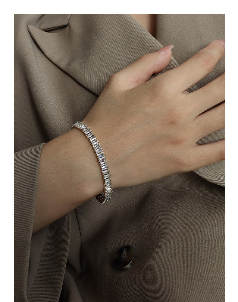 Non-fading light luxury niche bracelet