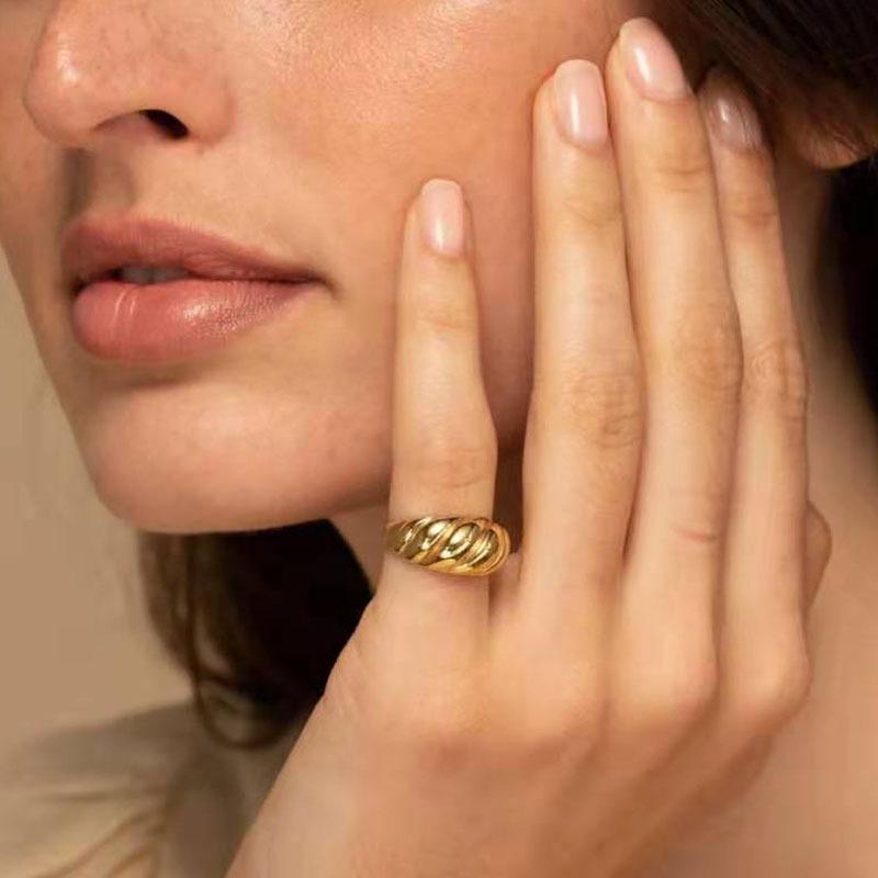 Non-fading Fashion personality ins simple ring